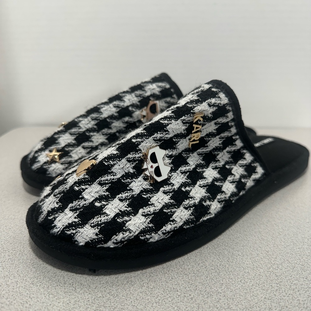 Karl Lagerfeld Women's 10 Jayde Houndstooth Slippers Black White Charms J24